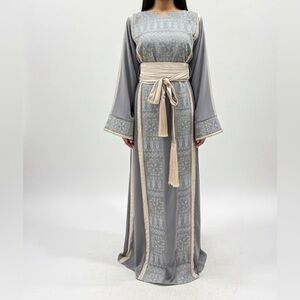 Elegant Gray and Cream Women's Thobe